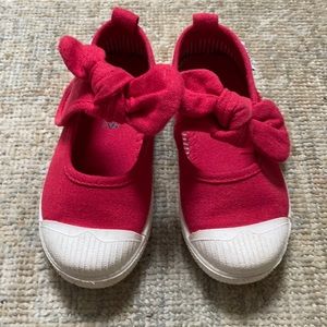 Chüs red bow shoes Size 25